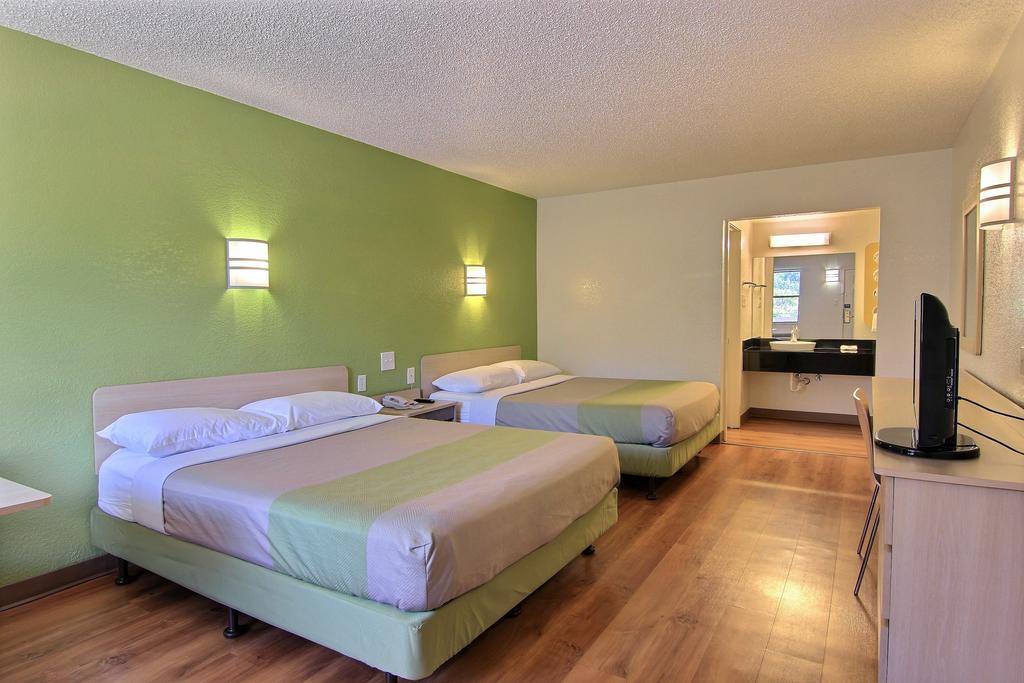 6 Austin, Tx - Downtown Ut Hotel 3*