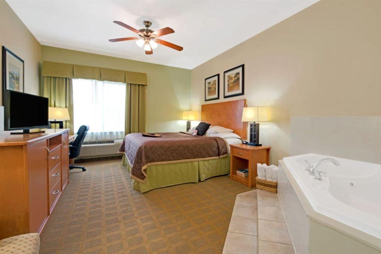 Super 8 By Wyndham Austin/airport North Austin