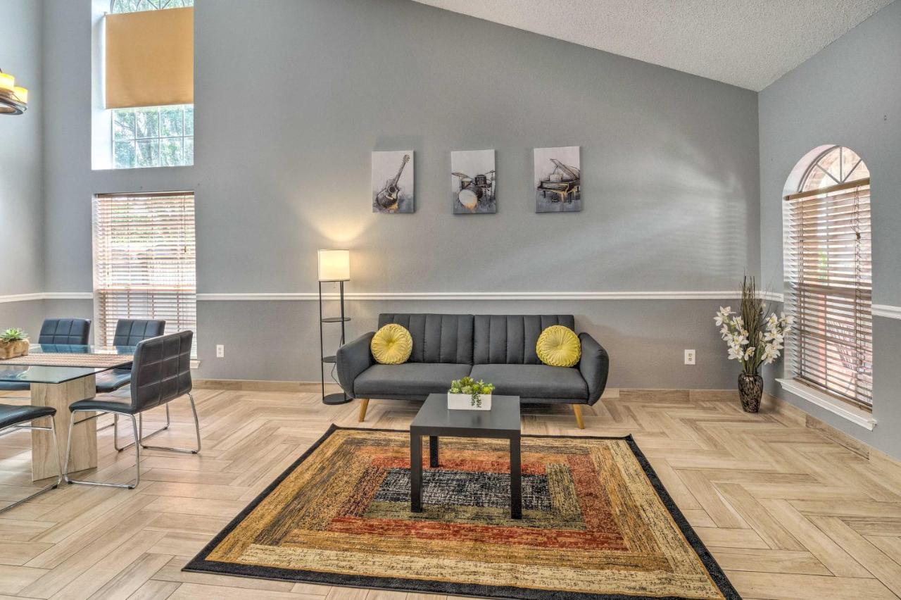 House With Back Yard - 15 Mi To Downtown Holiday home *
