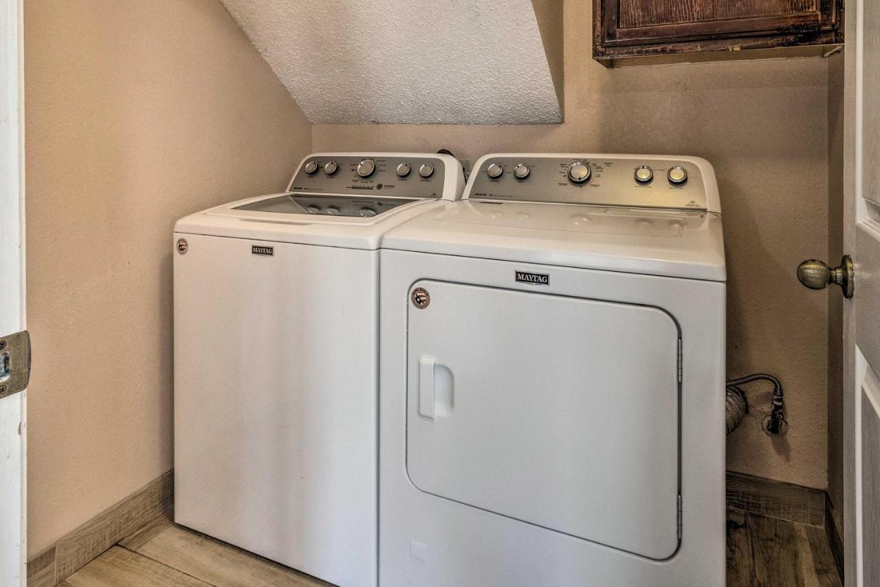 House With Back Yard - 15 Mi To Downtown Holiday home *