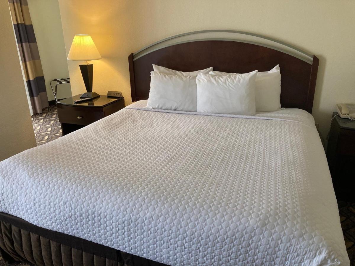 Radisson - 3* Austin