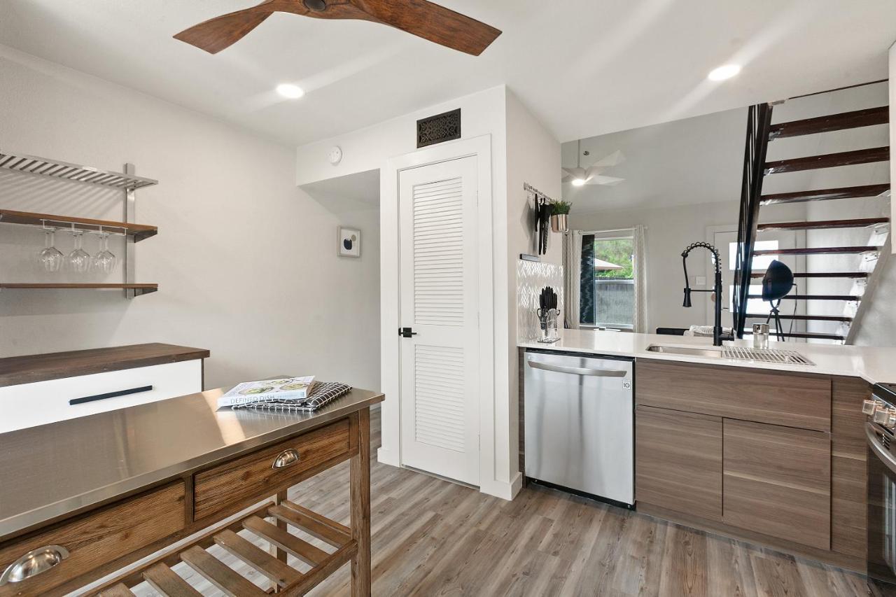 Contemporary Couples Getaway Near Favorites - Loft 21 *