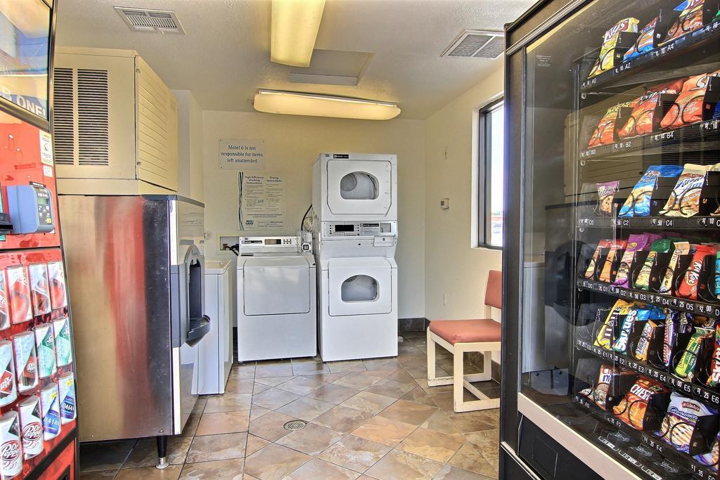 6 Austin, Tx - Downtown Ut Hotel 3*