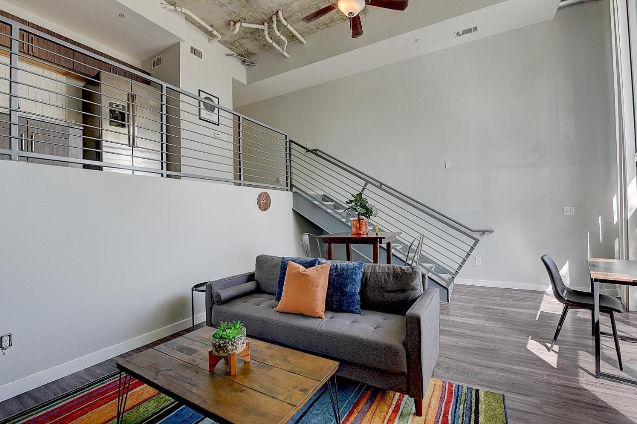 Frontdesk Pointe On Rio Apts West Campus