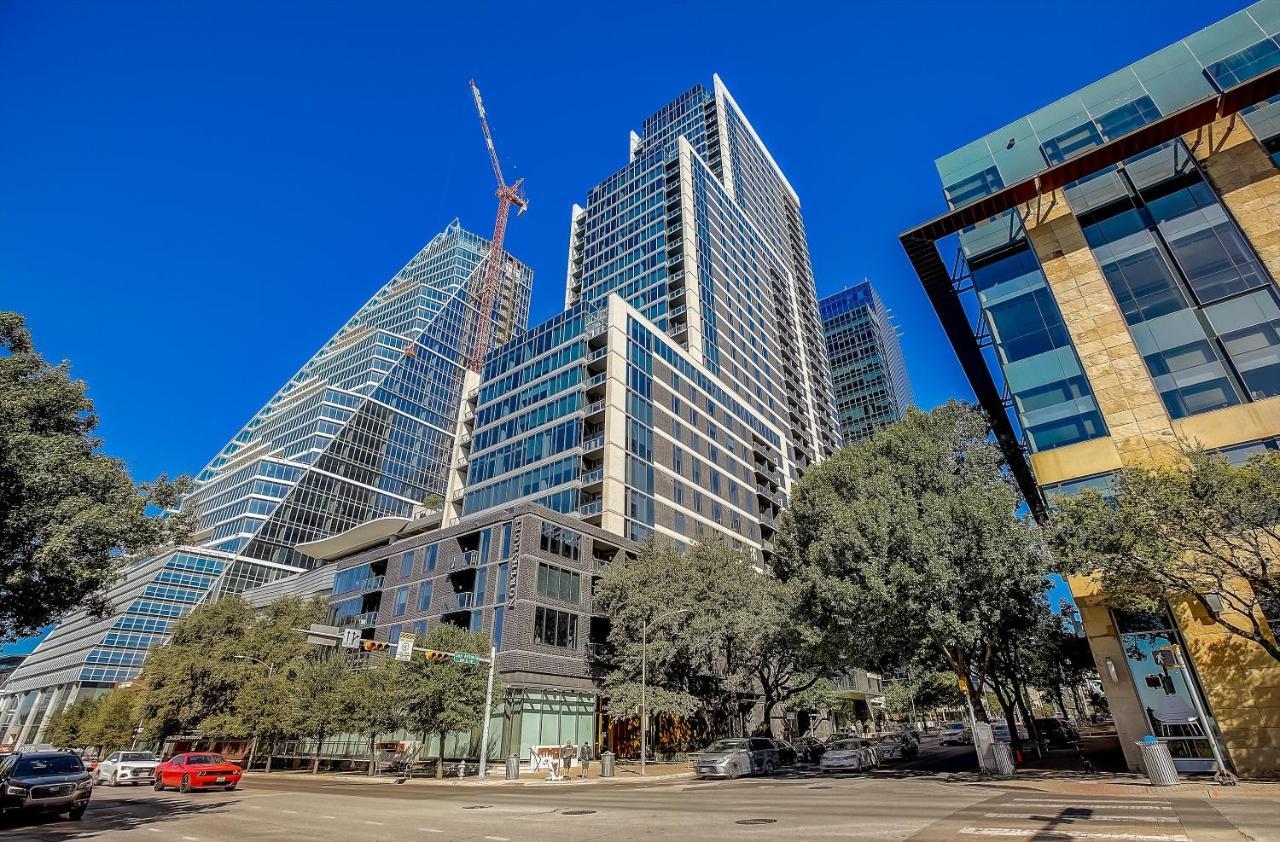 Frontdesk Pointe On Rio Apts West Campus Apartment *