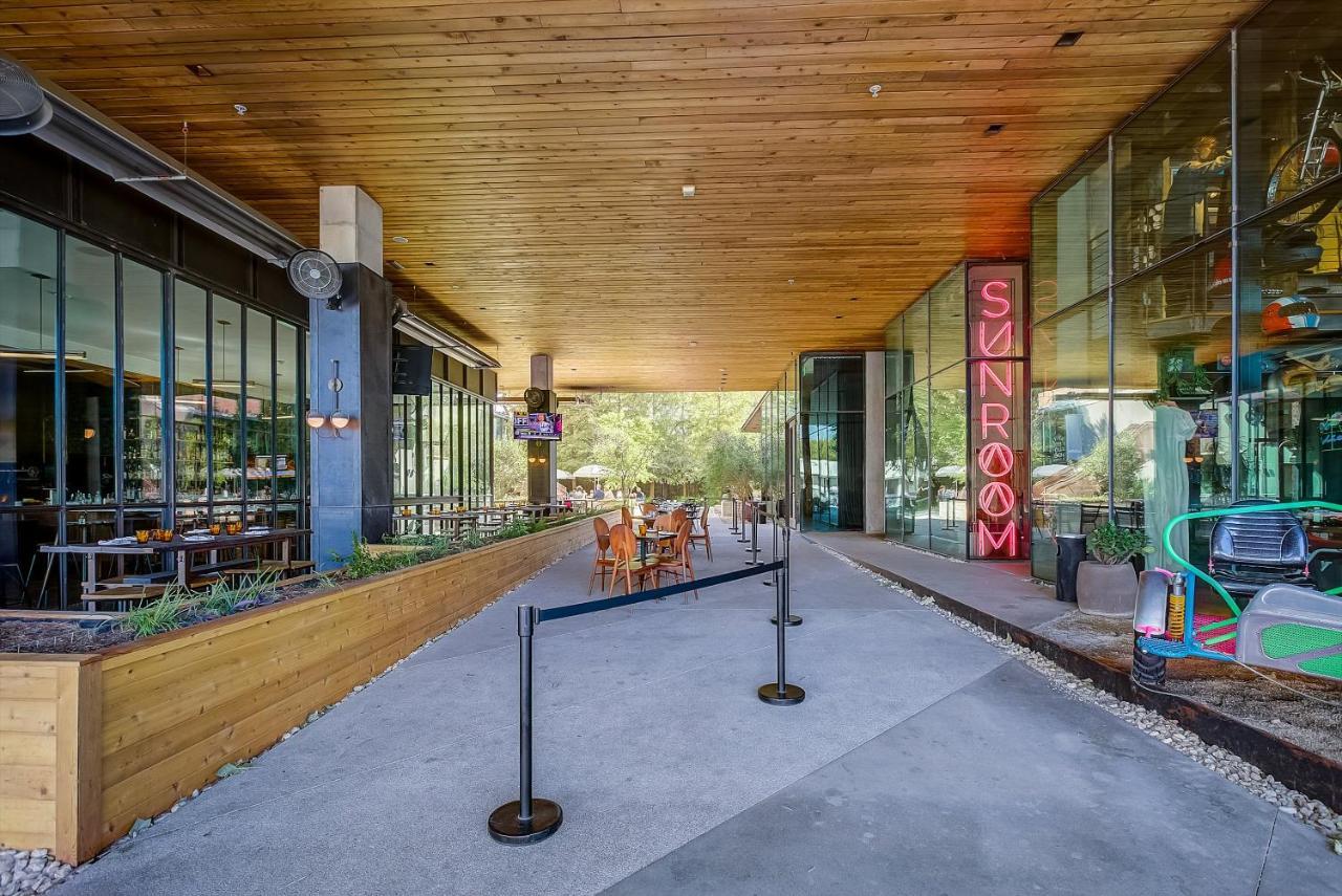 Apartment Frontdesk Pointe On Rio Apts West Campus Austin