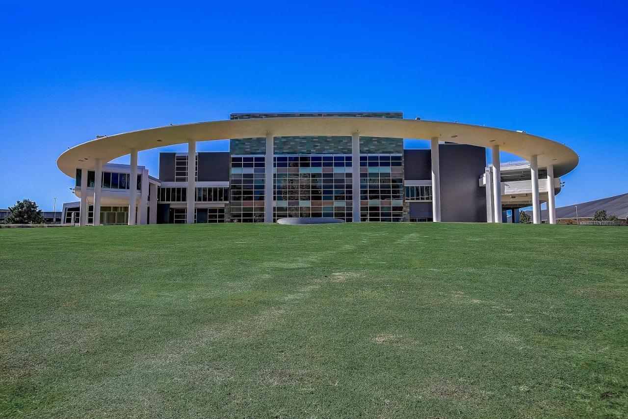 Frontdesk Pointe On Rio Apts West Campus
