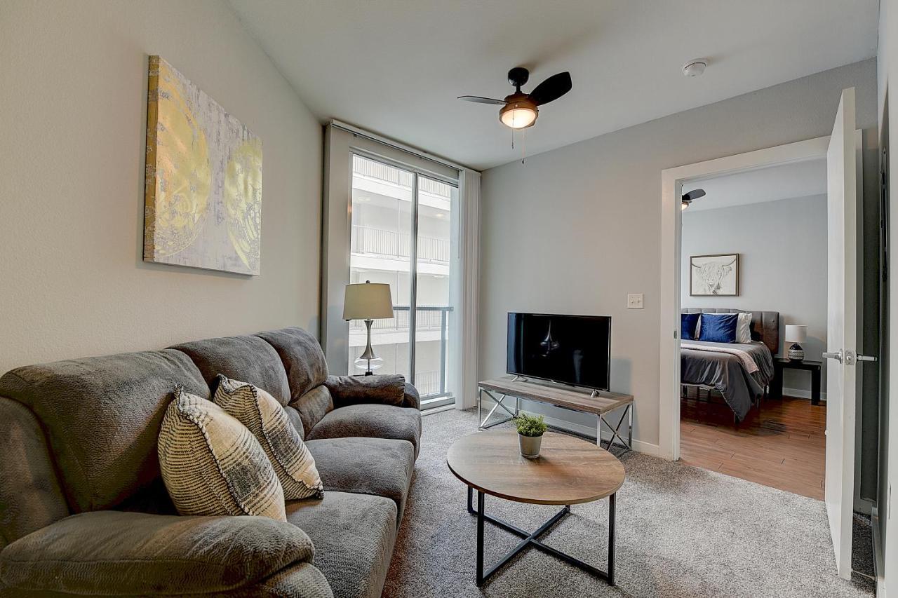 Frontdesk Pointe On Rio Apts West Campus