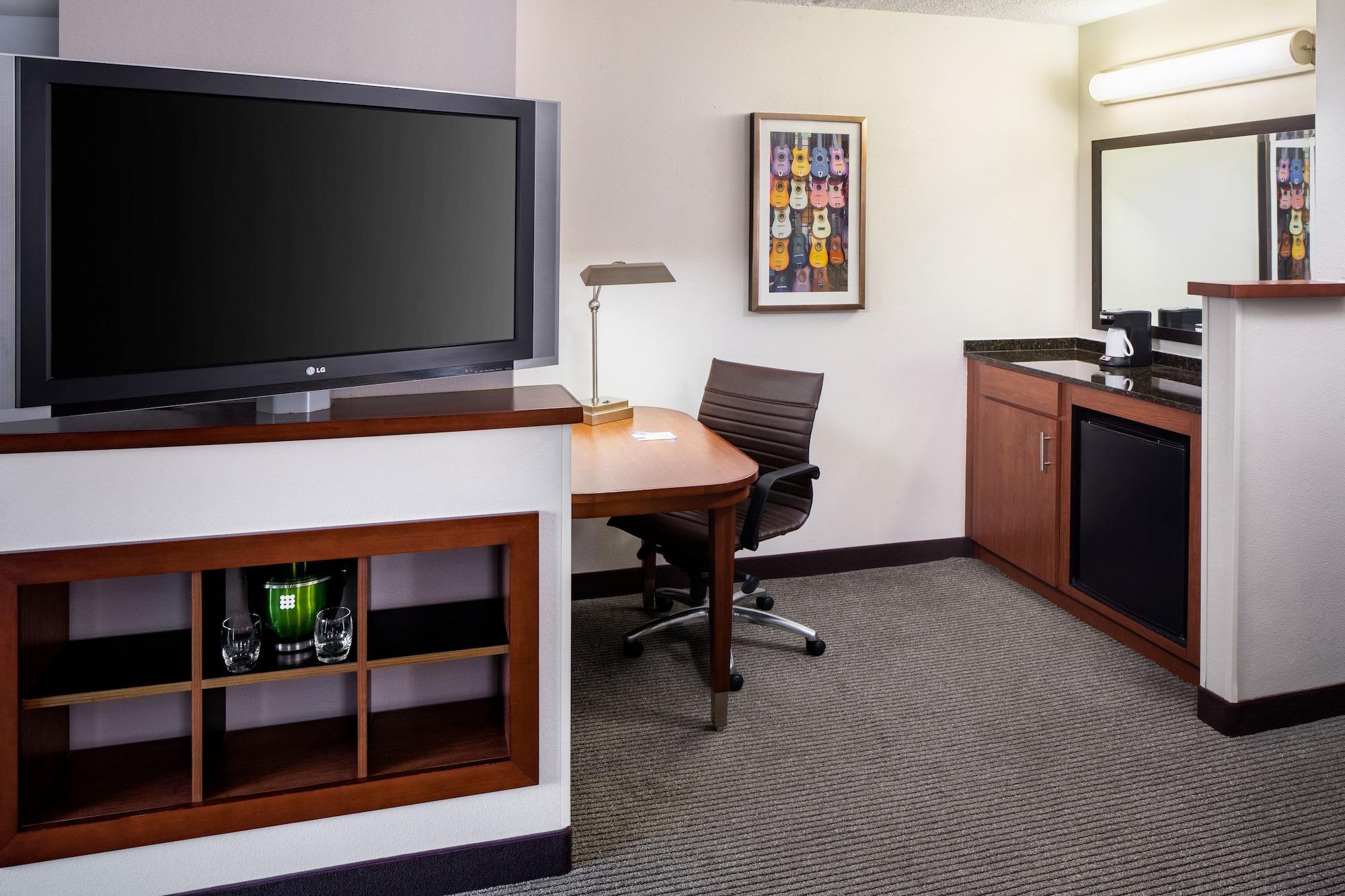 Hyatt Place Arboretum Hotel 3*