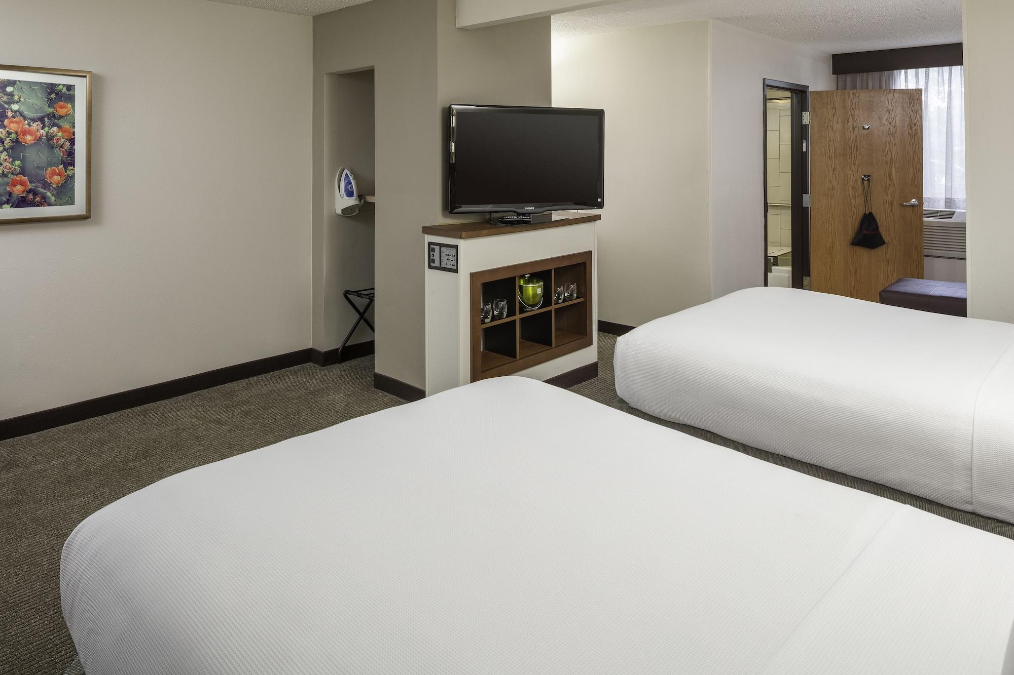 Hyatt Place Arboretum 3*