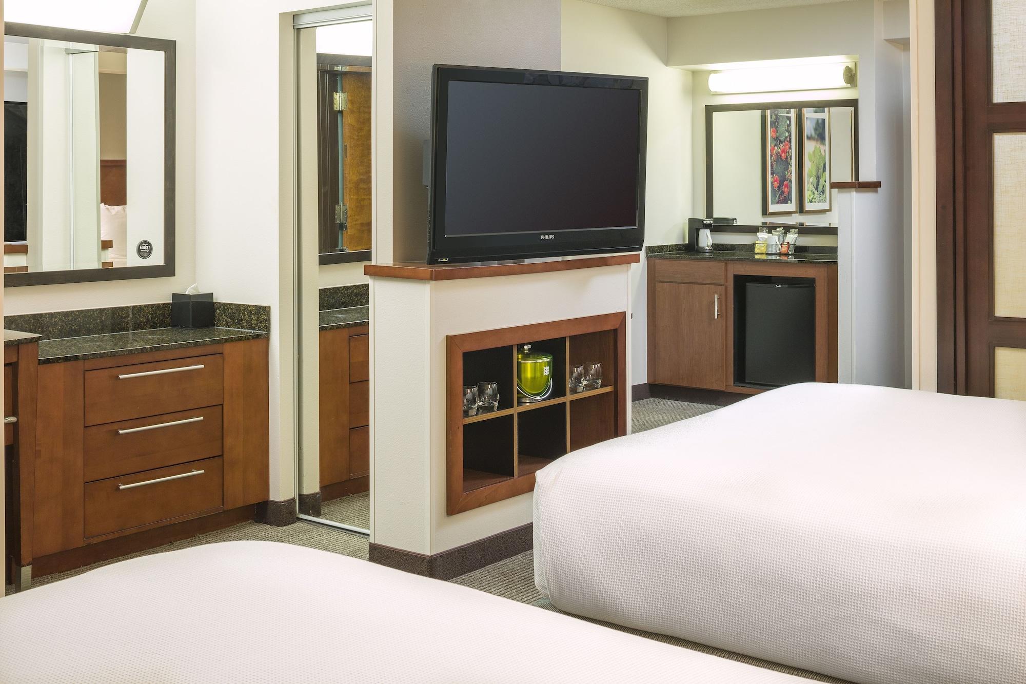 Hyatt Place Arboretum 3*