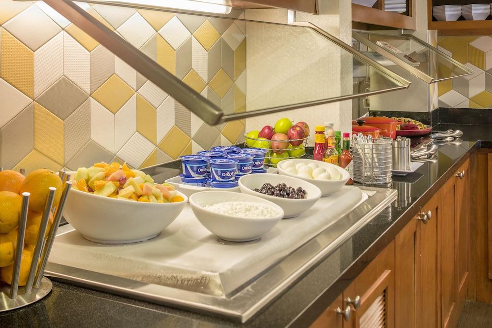 Hotel Hyatt Place Arboretum 3*