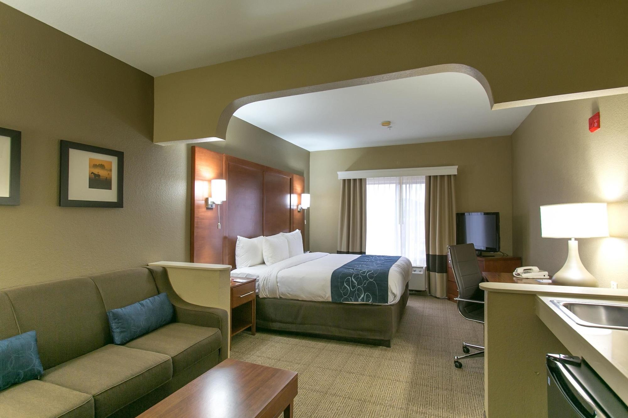 Comfort Nw Lakeline Hotel 3*