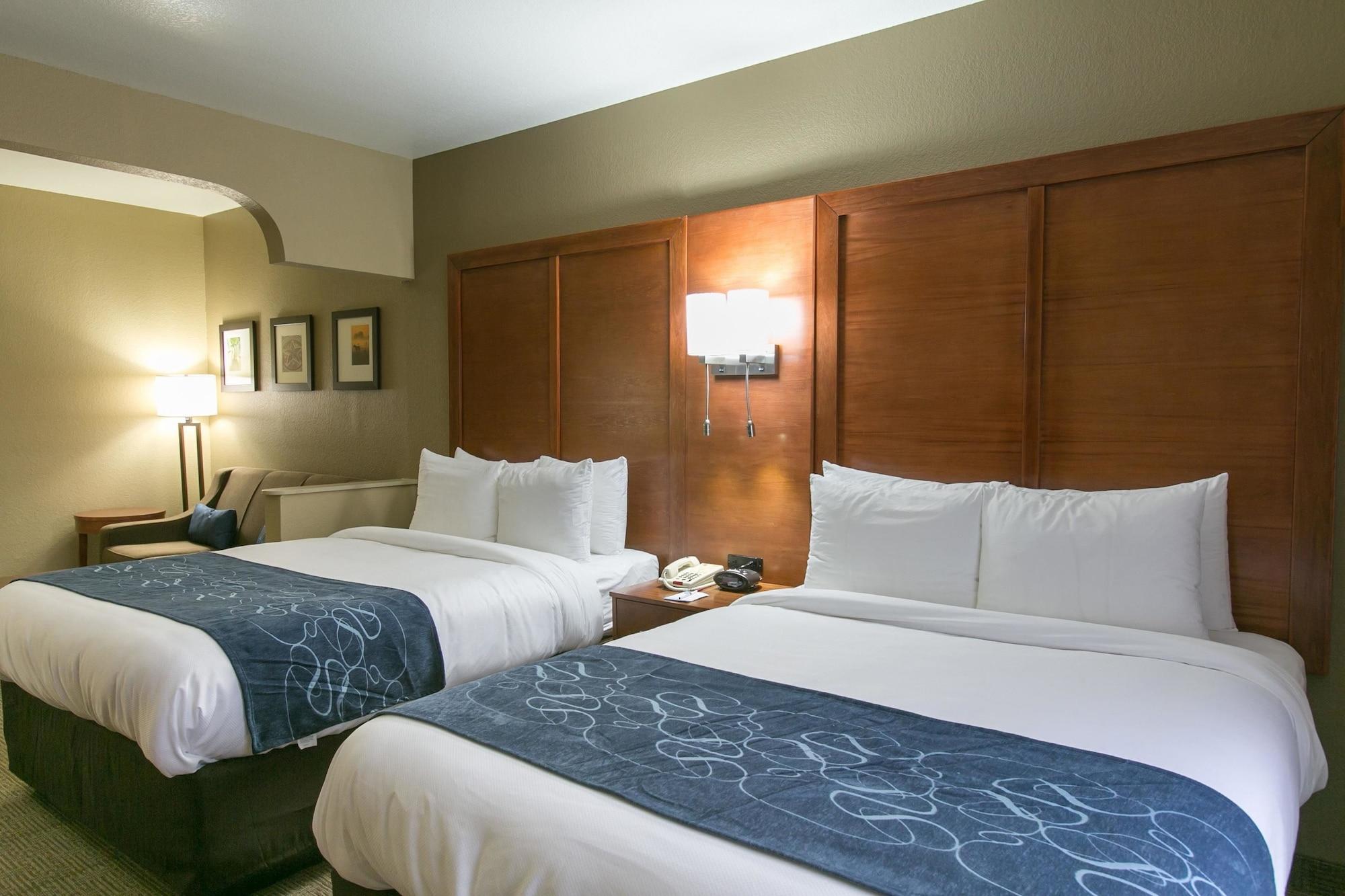 Comfort Nw Lakeline Hotel 3*