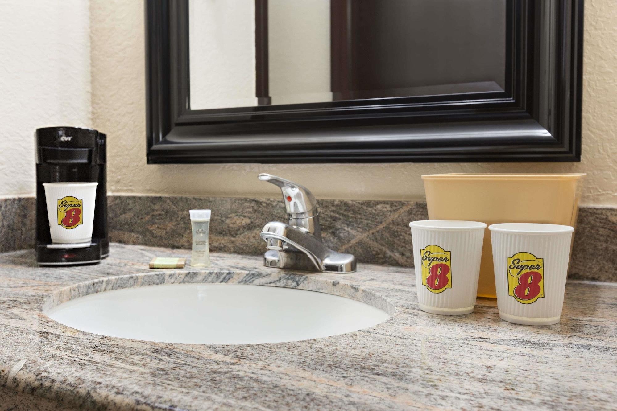 Super 8 By Wyndham University/downtown Area 2* Austin