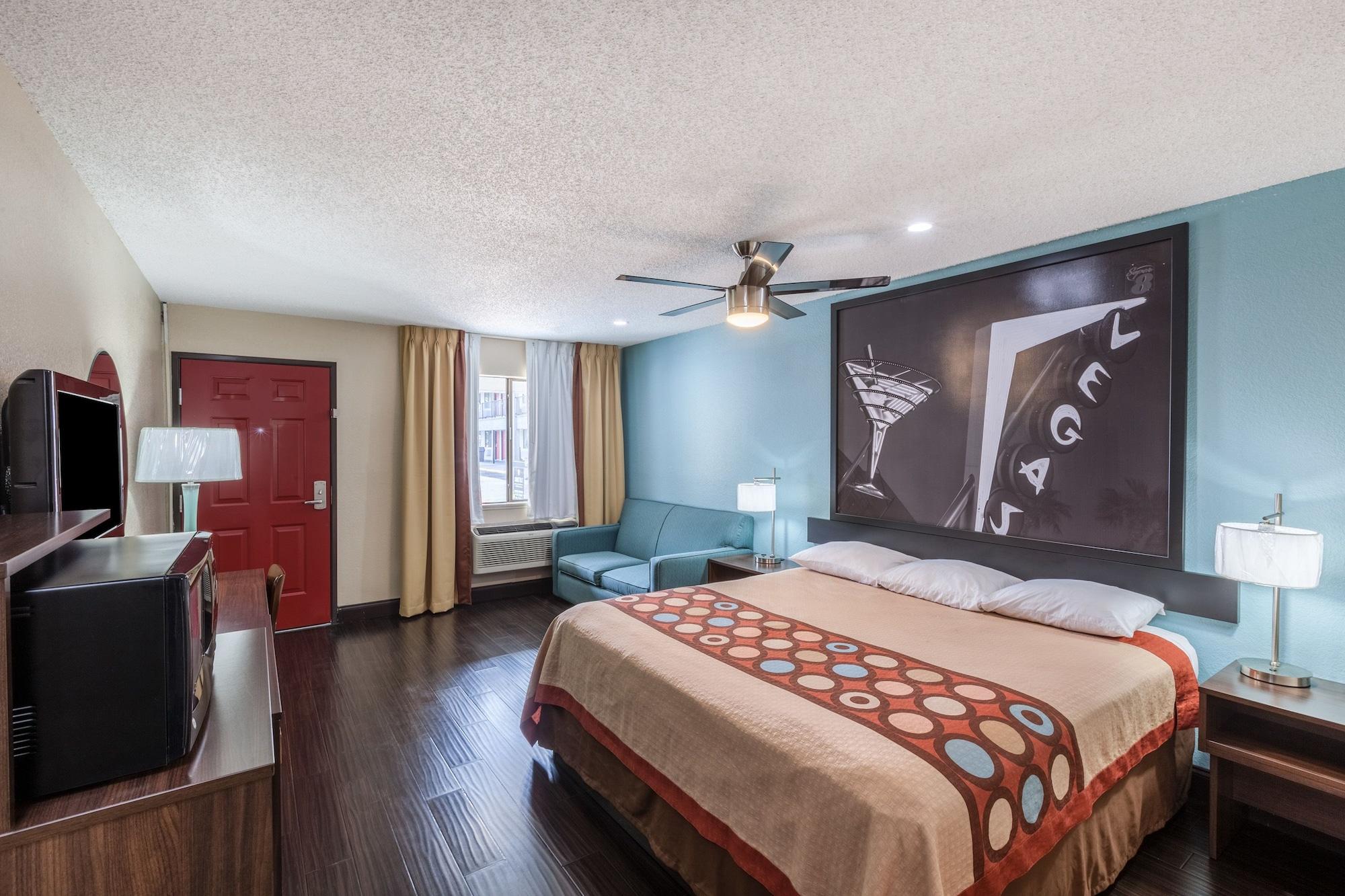 Super 8 By Wyndham University/downtown Area Austin