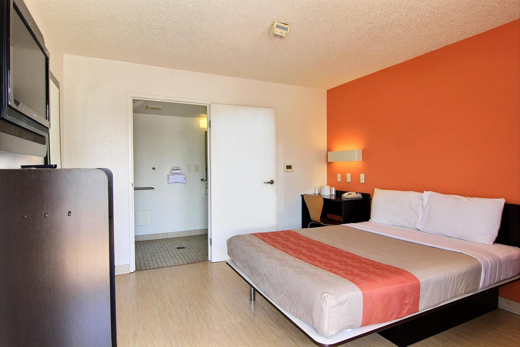 Hotel 6-austin, Tx - North