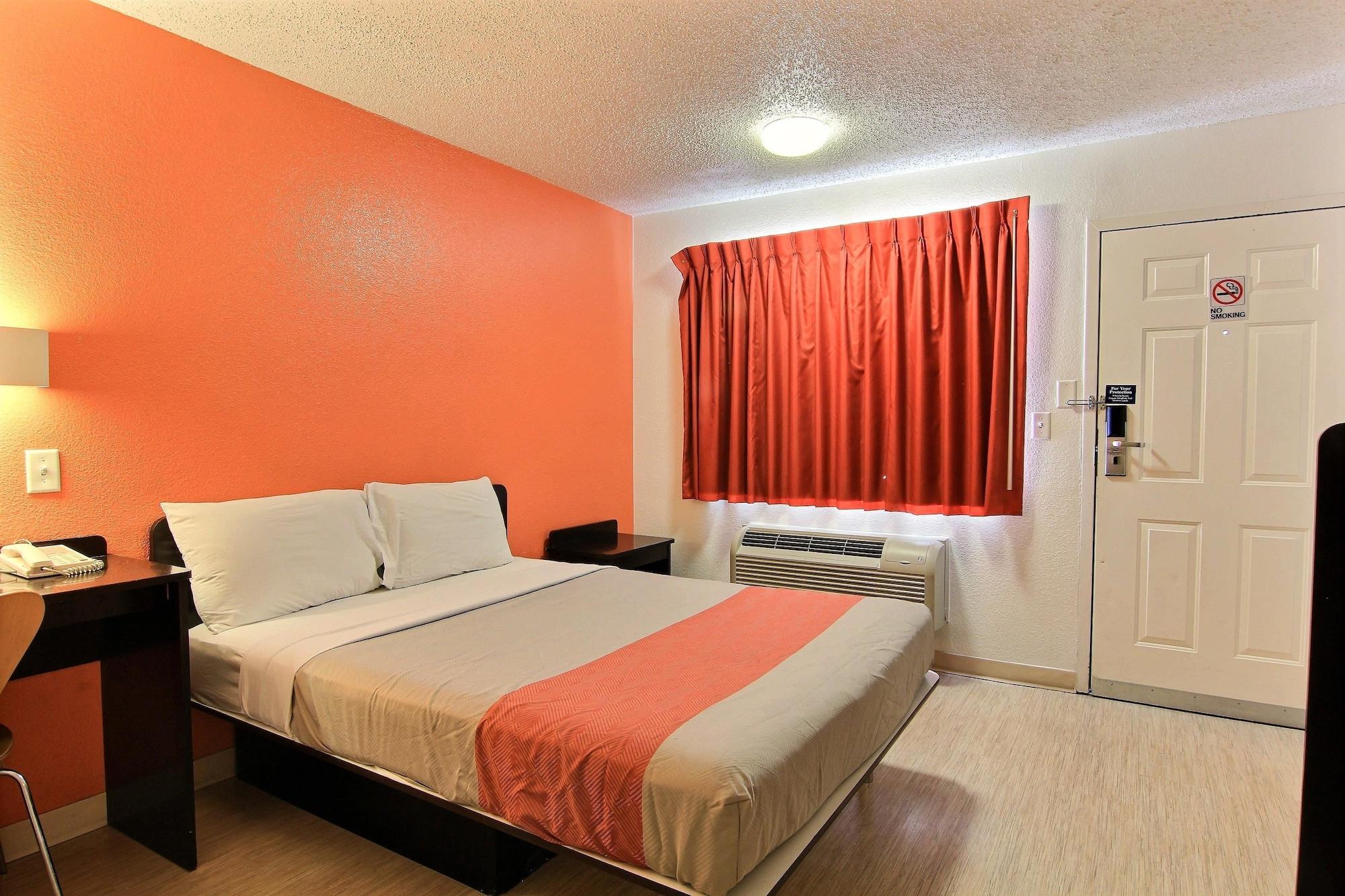Hotel 6-austin, Tx - North 3*