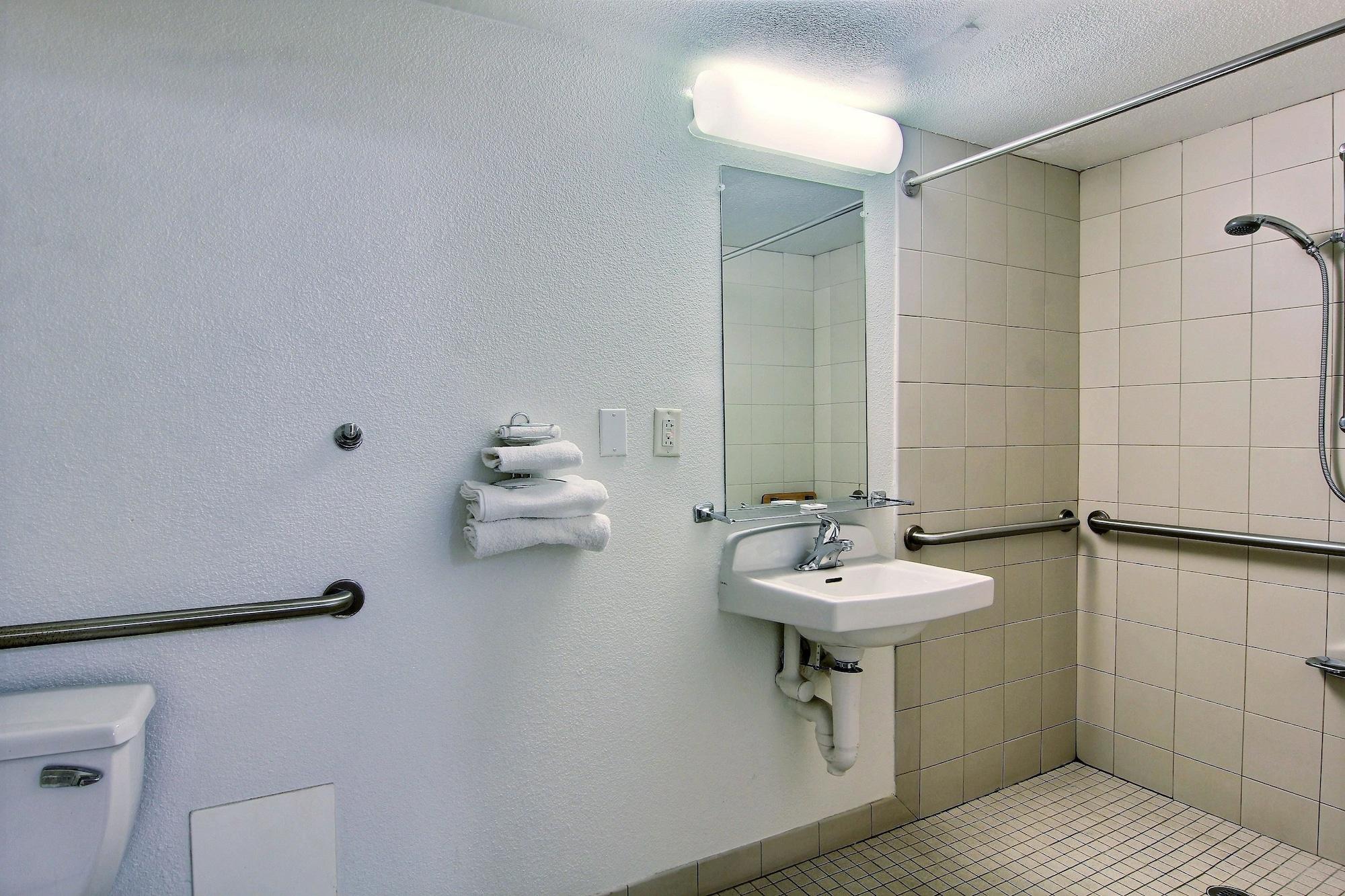 Hotel 6-austin, Tx - North