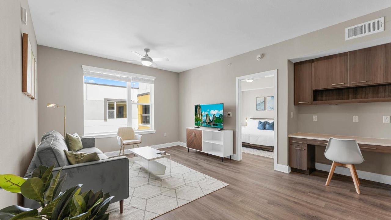 Vivant - 2Br - Luxe & Airy King Beds Suites Close To Downtown Apartment