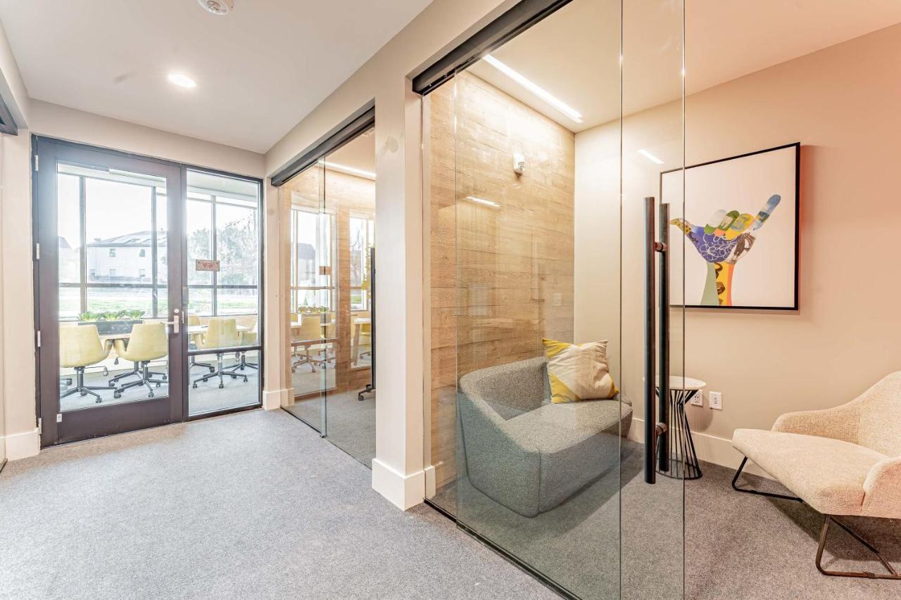Vivant - 2Br - Luxe & Airy King Beds Suites Close To Downtown