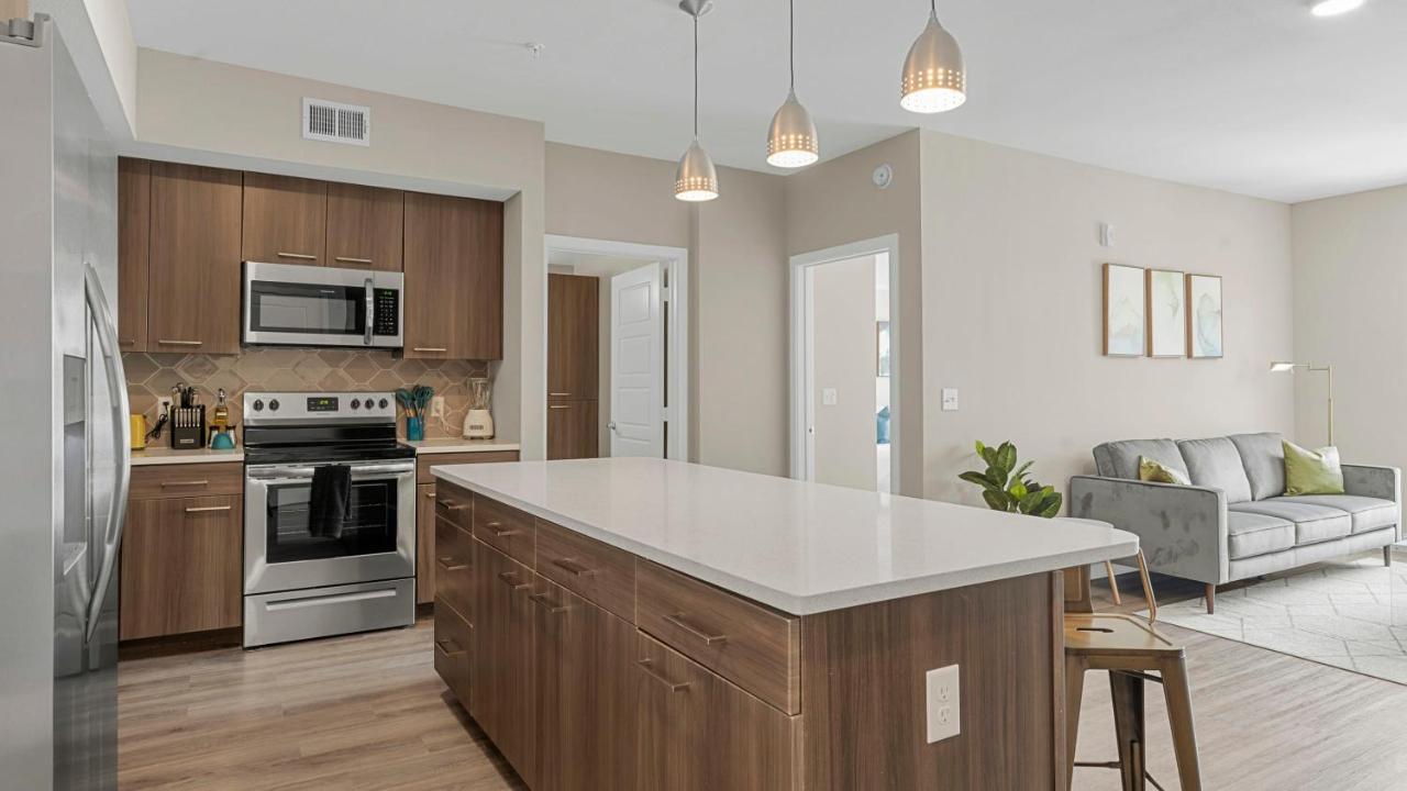 Apartment Vivant - 2Br - Luxe & Airy King Beds Suites Close To Downtown *
