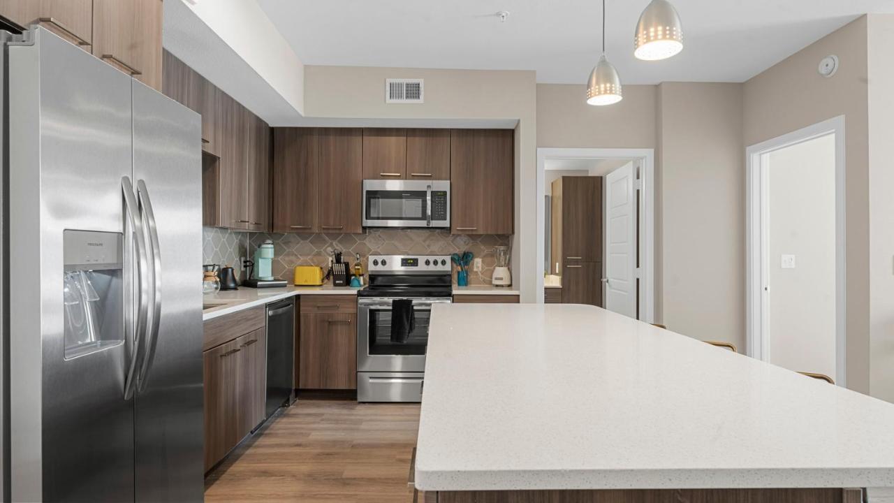 Vivant - 2Br - Luxe & Airy King Beds Suites Close To Downtown *