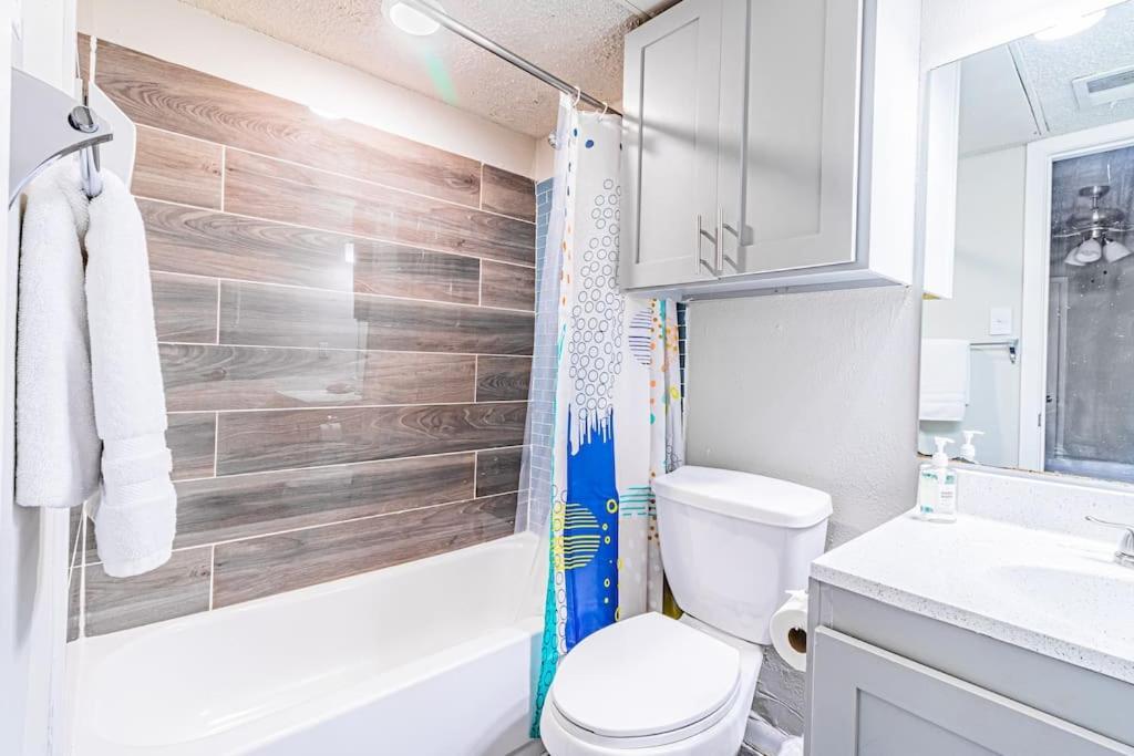 Apartment Vivant - Sola Chic King Bed Suites, Close To Downtown *
