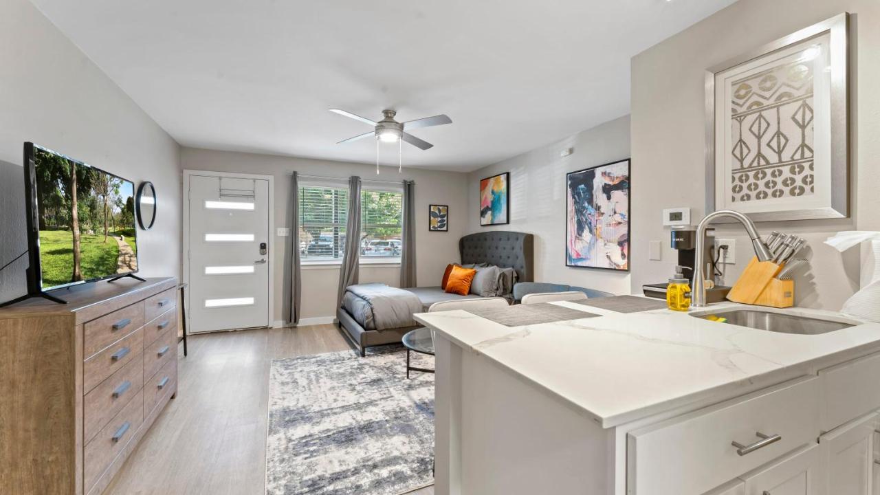 Cozy Efficiency Close To Downtown And Domain *
