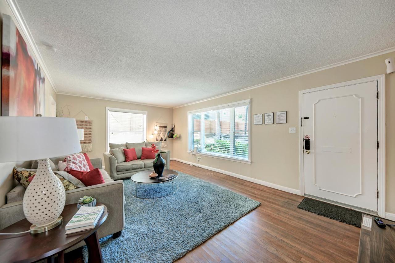 Downtown, Convention Center, Capitol, Zilker Park, Lake, 6th St, Domain *