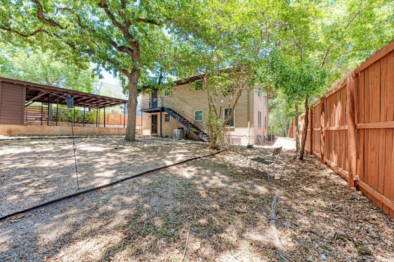 Downtown, Convention Center, Capitol, Zilker Park, Lake, 6th St, Domain