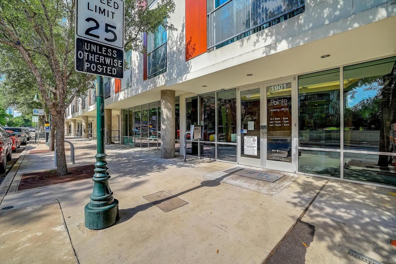 Frontdesk Pointe On Rio Apts West Campus Apartment *