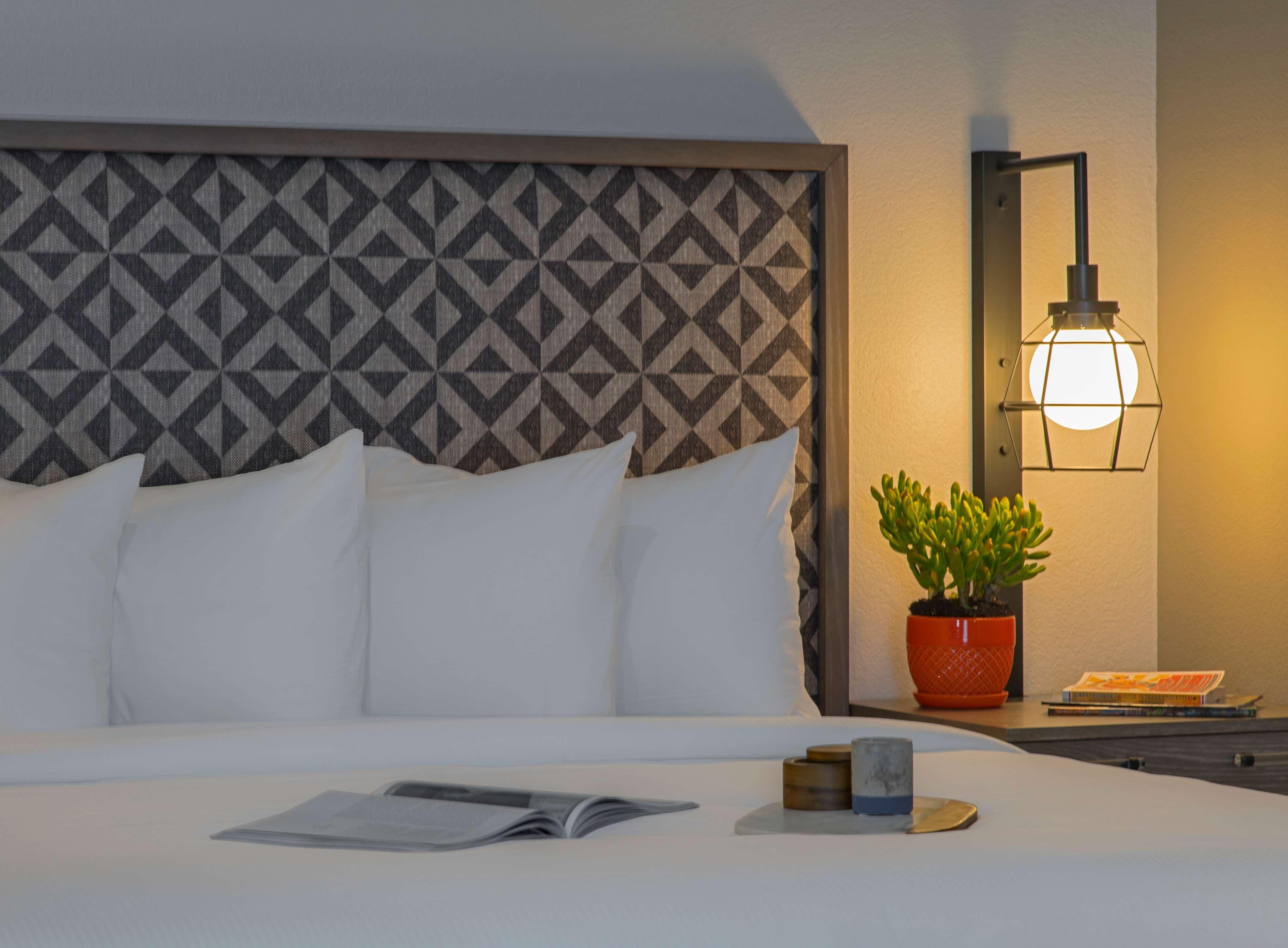 Doubletree By Hilton Hotel Austin