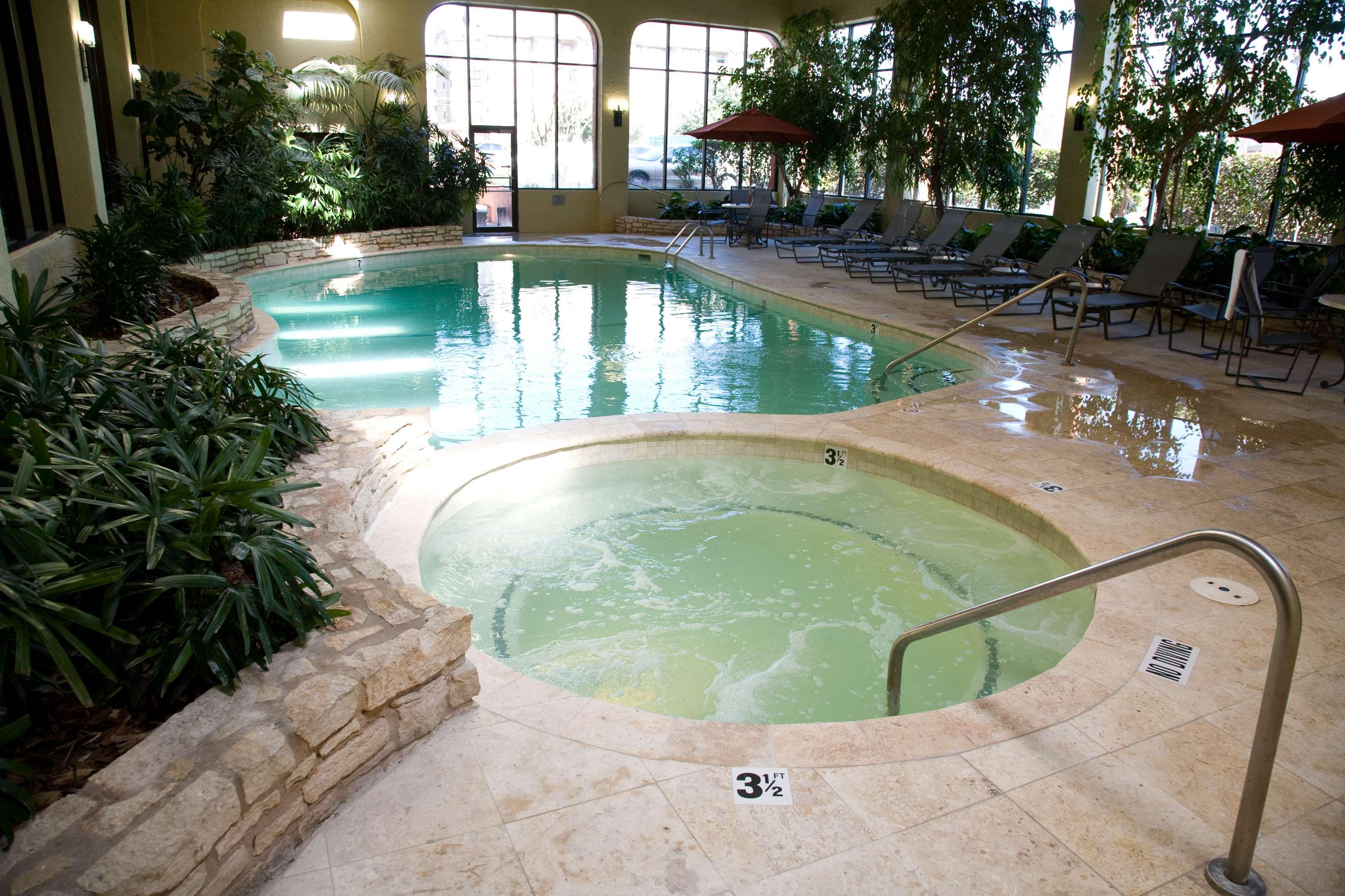 Hotel Embassy By Hilton 3*