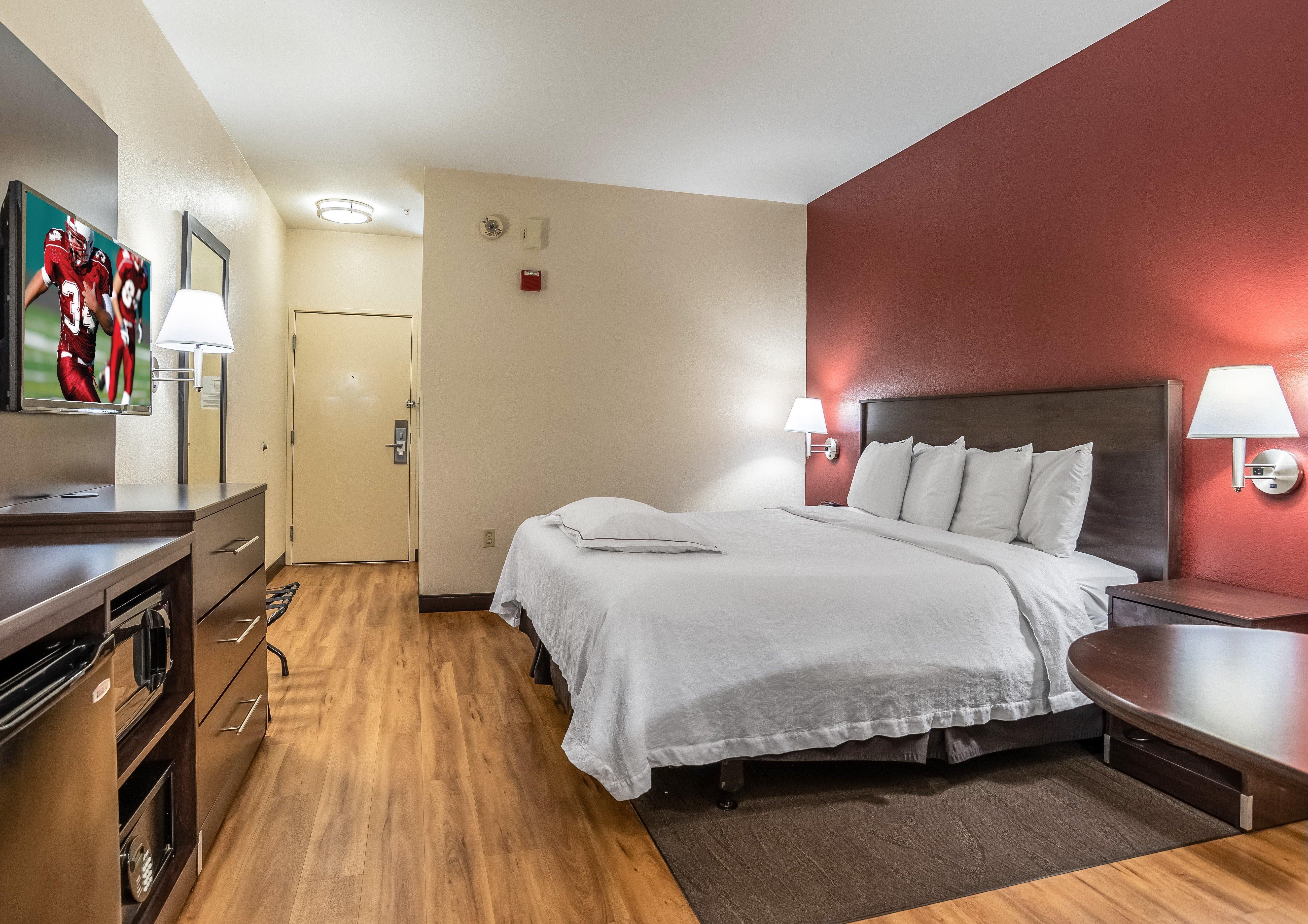 Red Roof Plus+ South Hotel 3*