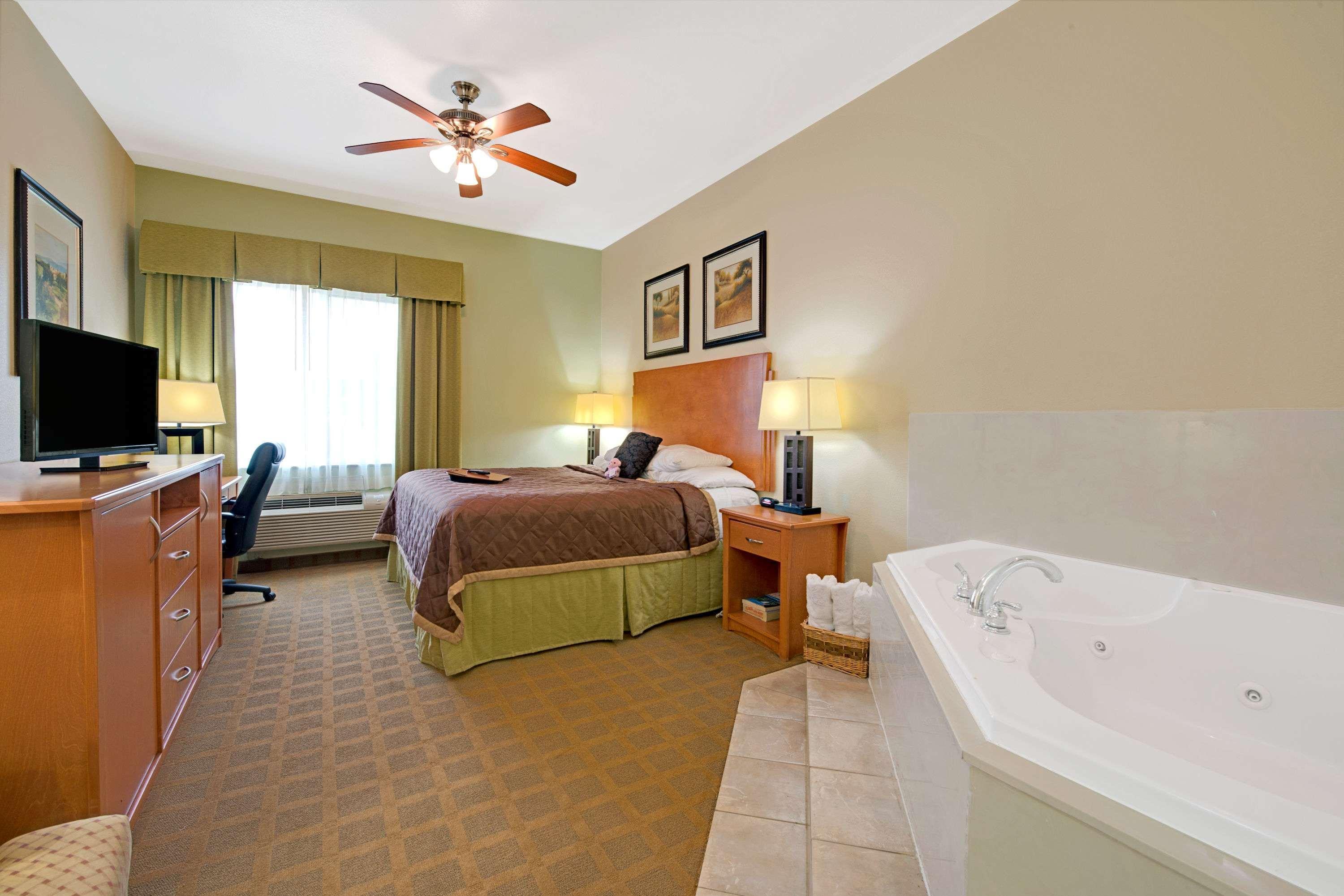 Super 8 By Wyndham Austin/airport North Hotel Austin