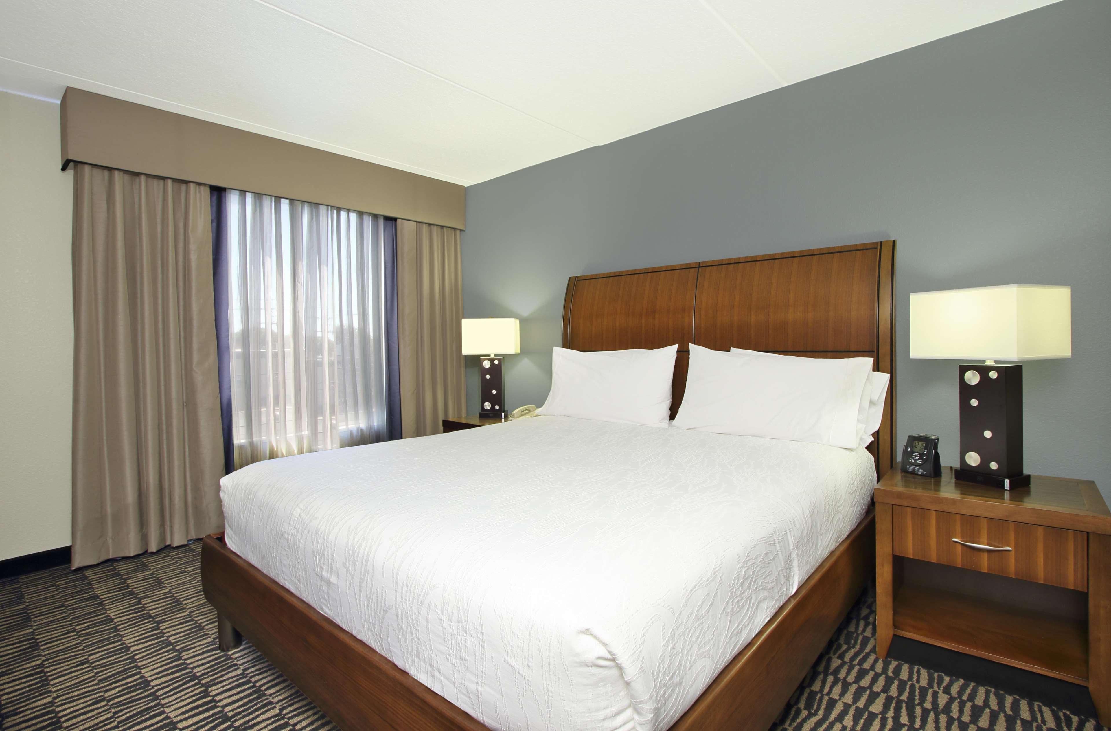Hilton Garden Northwest/arboretum