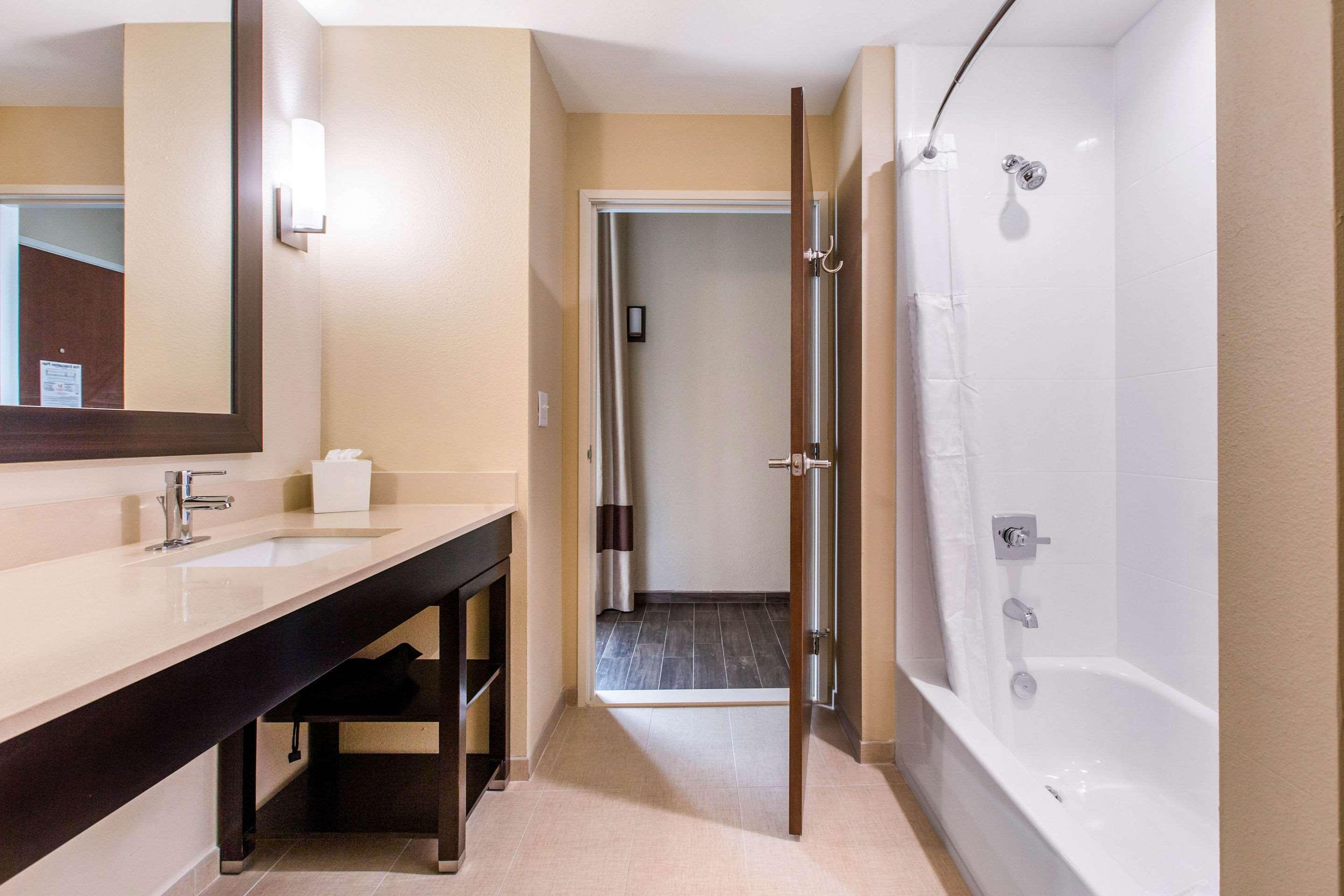 Comfort - South 2* Austin