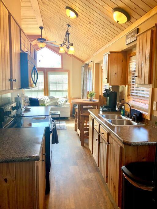 The Armadillo - At Rim Rock Holiday home