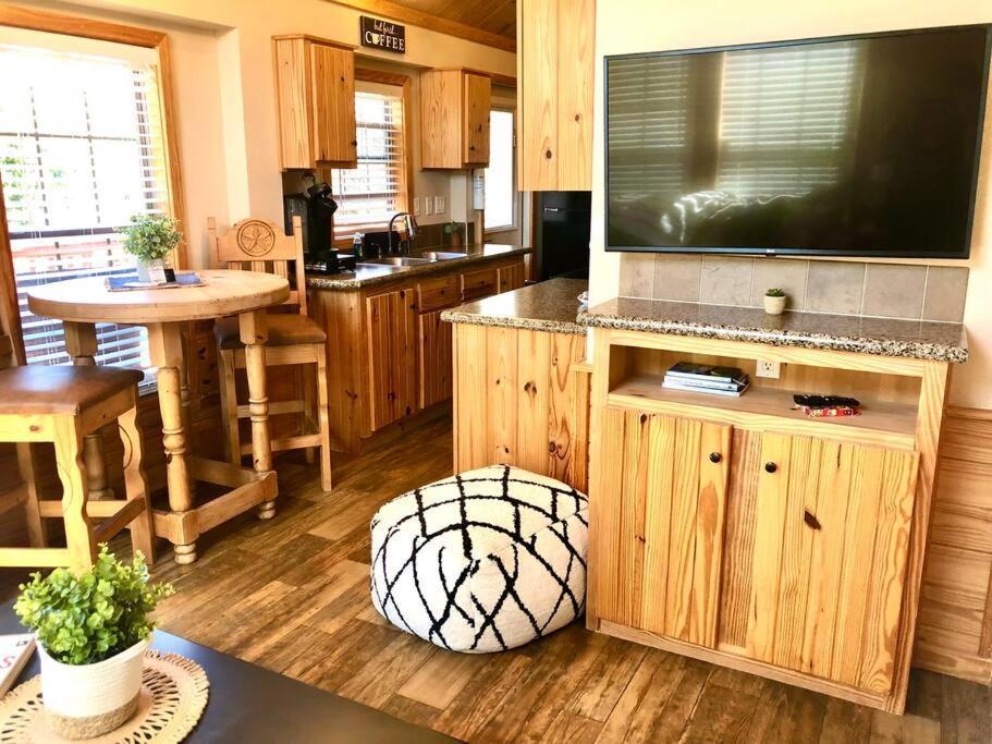 The Armadillo - At Rim Rock Holiday home