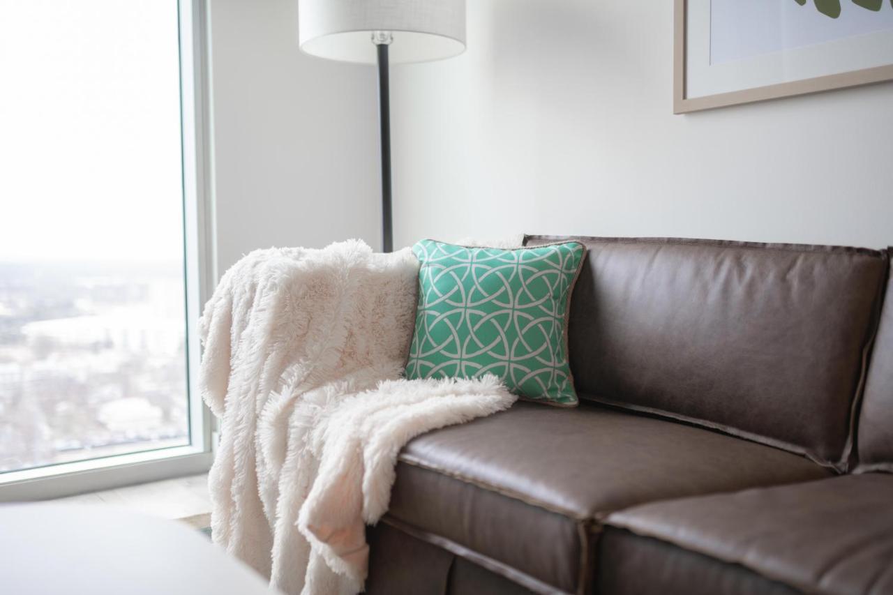 Aparthotel Upscale Rainey St Homes - Peloton, Gym, Rooftop Pool, Wifi Included Austin