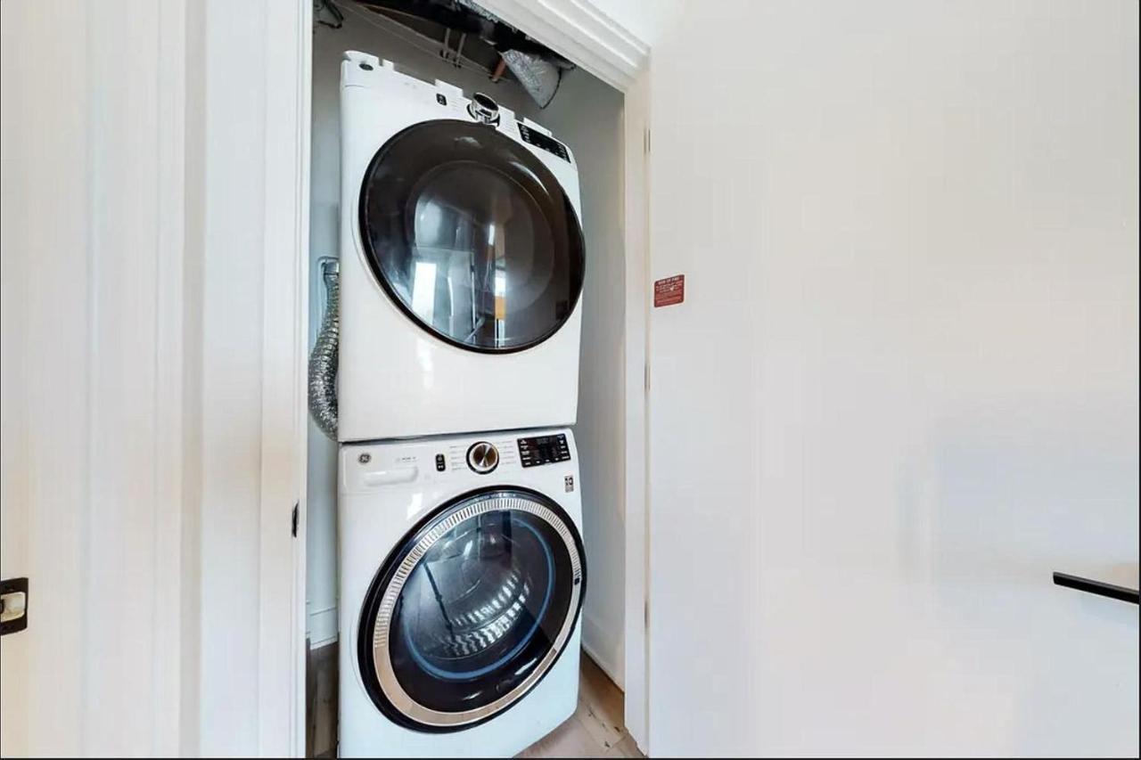 Upscale Rainey St Homes - Peloton, Gym, Rooftop Pool, Wifi Included Austin