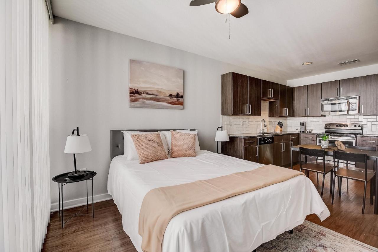 Frontdesk Pointe On Rio Apts West Campus *