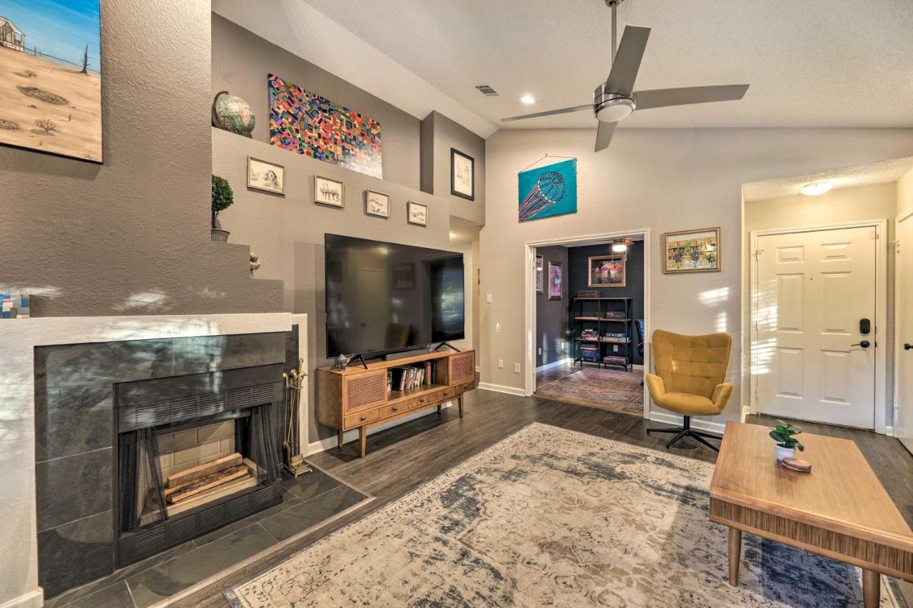 Gorgeous Getaway With Fire Pit About 8 Mi To Dtwn Holiday home Austin