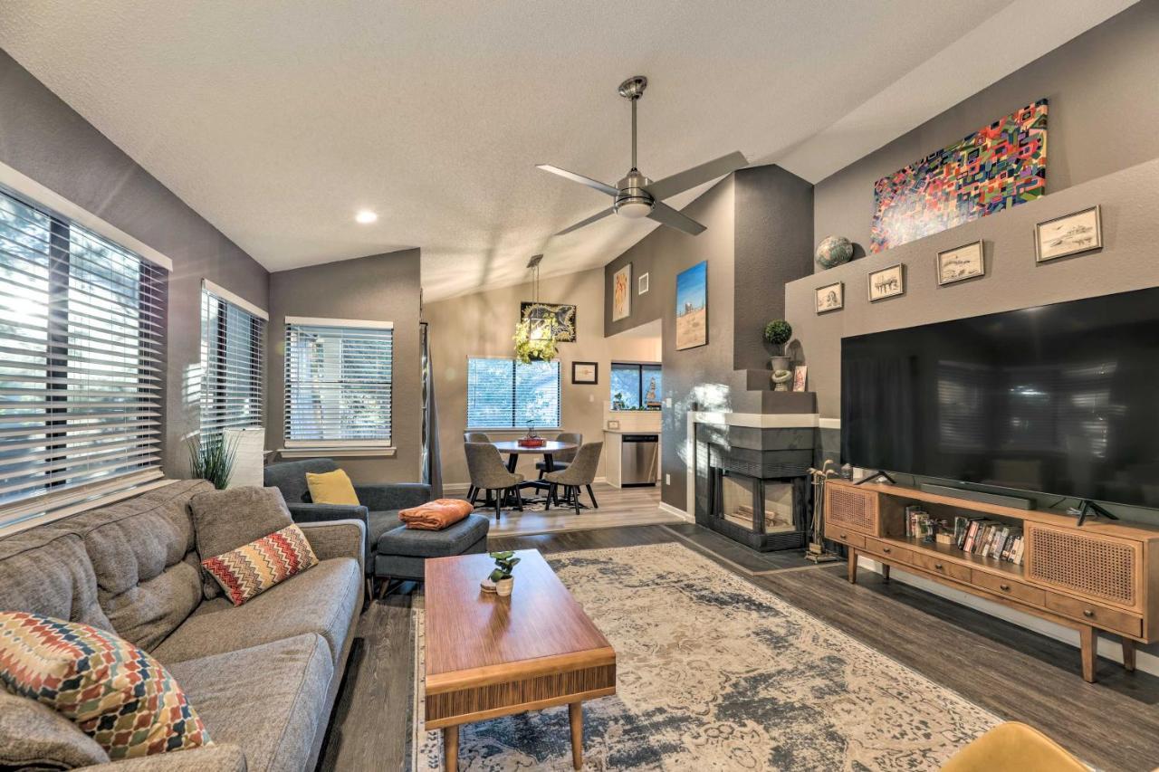 Gorgeous Getaway With Fire Pit About 8 Mi To Dtwn Holiday home Austin