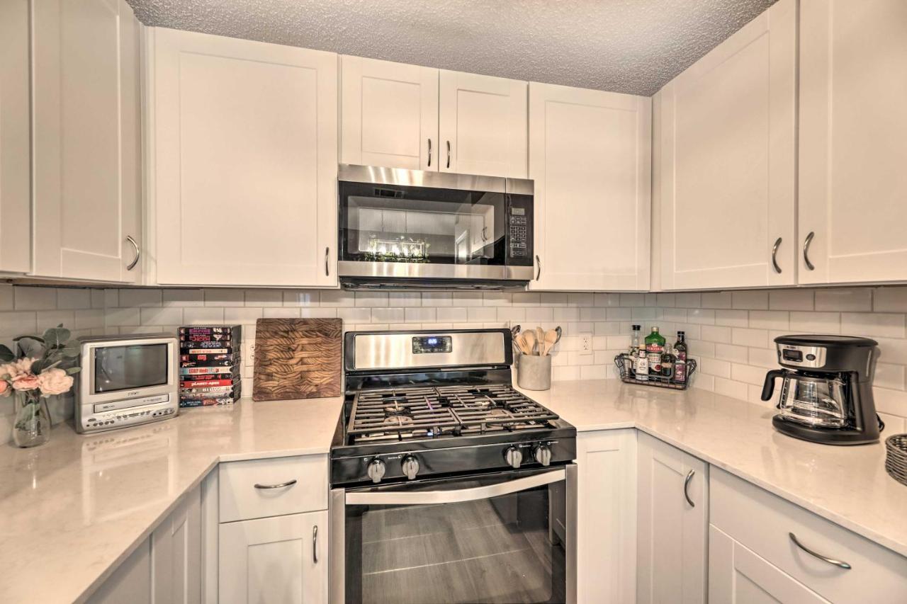 Gorgeous Getaway With Fire Pit About 8 Mi To Dtwn Holiday home Austin