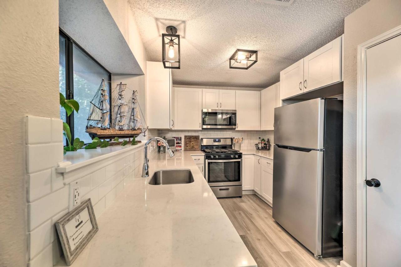 Gorgeous Getaway With Fire Pit About 8 Mi To Dtwn Holiday home *