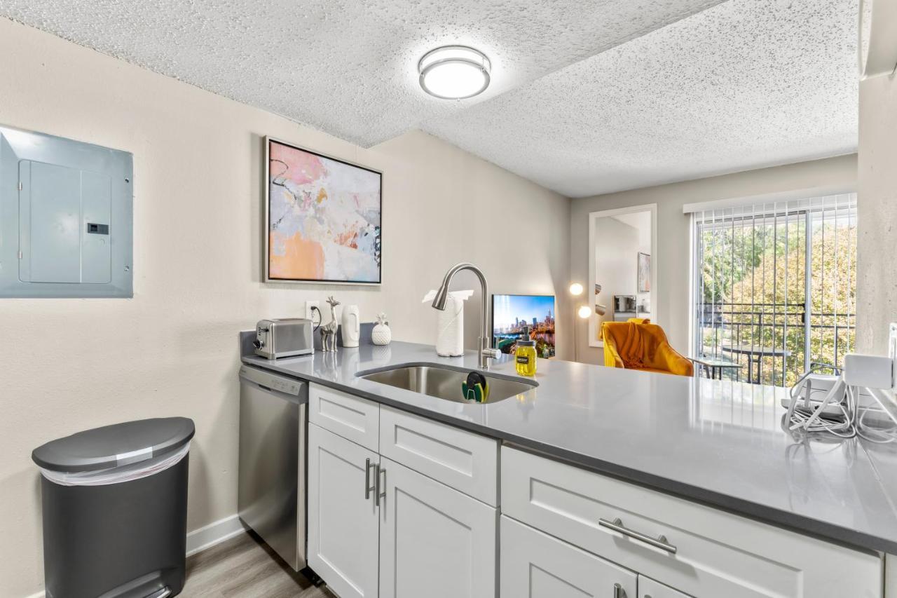 Vivant - Sola Chic King Bed Suites, Close To Downtown * Austin