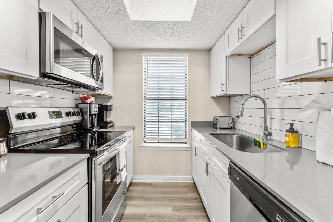 Vivant - Sola Chic King Bed Suites, Close To Downtown *