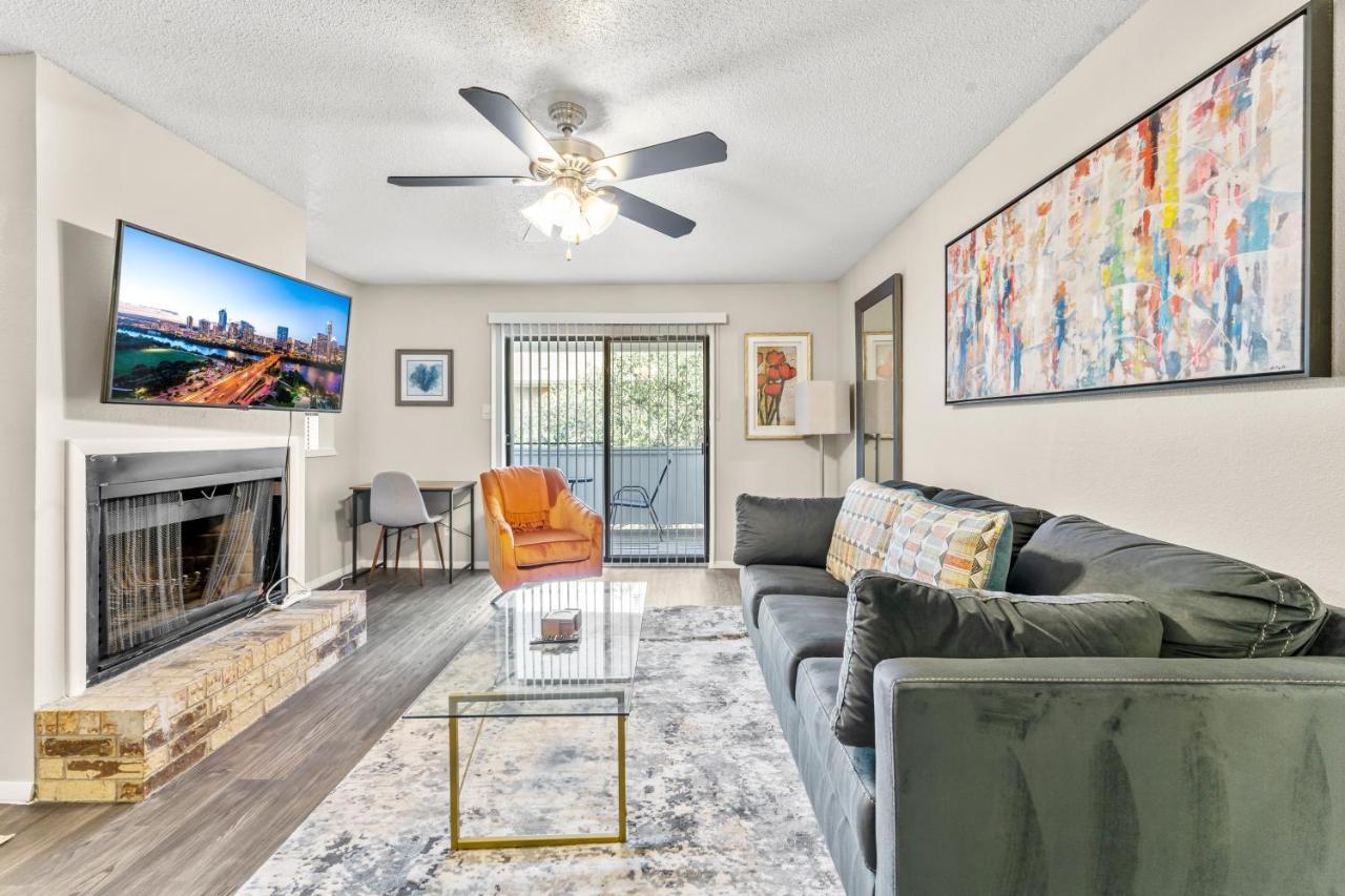 Vivant - Sola Chic King Bed Suites, Close To Downtown Apartment Austin